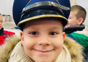 Przedszkolaki listy piszą…do Mikołaja- czyli świąteczna wycieczka na pocztę w ramach preorientacji zawodowej w gr. XI i XII