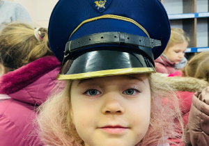 Przedszkolaki listy piszą…do Mikołaja- czyli świąteczna wycieczka na pocztę w ramach preorientacji zawodowej w gr. XI i XII