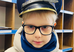 Przedszkolaki listy piszą…do Mikołaja- czyli świąteczna wycieczka na pocztę w ramach preorientacji zawodowej w gr. XI i XII