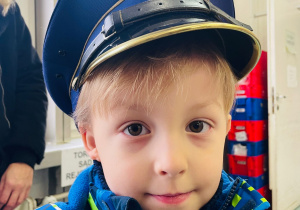 Przedszkolaki listy piszą…do Mikołaja- czyli świąteczna wycieczka na pocztę w ramach preorientacji zawodowej w gr. XI i XII