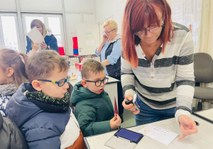 Przedszkolaki listy piszą…do Mikołaja- czyli świąteczna wycieczka na pocztę w ramach preorientacji zawodowej w gr. XI i XII