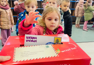 Przedszkolaki listy piszą…do Mikołaja- czyli świąteczna wycieczka na pocztę w ramach preorientacji zawodowej w gr. XI i XII