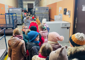 Przedszkolaki listy piszą…do Mikołaja- czyli świąteczna wycieczka na pocztę w ramach preorientacji zawodowej w gr. XI i XII