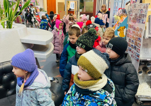 Przedszkolaki listy piszą…do Mikołaja- czyli świąteczna wycieczka na pocztę w ramach preorientacji zawodowej w gr. XI i XII