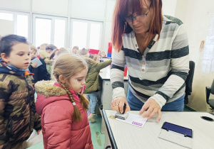 Przedszkolaki listy piszą…do Mikołaja- czyli świąteczna wycieczka na pocztę w ramach preorientacji zawodowej w gr. XI i XII