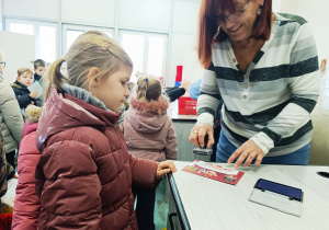 Przedszkolaki listy piszą…do Mikołaja- czyli świąteczna wycieczka na pocztę w ramach preorientacji zawodowej w gr. XI i XII