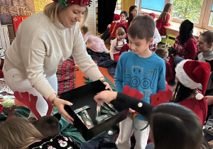 Lekcja ciszy i kreatywne warsztaty w gr. III