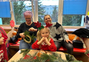 Lekcja ciszy i kreatywne warsztaty w gr. III