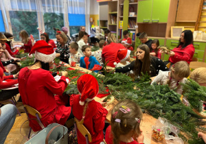 Lekcja ciszy i kreatywne warsztaty w gr. III