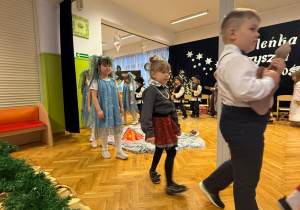 „Lulajże Jezuniu” - jasełka bożonarodzeniowe w grupa V