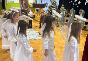 „Lulajże Jezuniu” - jasełka bożonarodzeniowe w grupa V