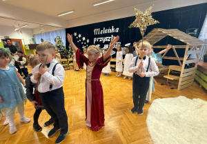 „Lulajże Jezuniu” - jasełka bożonarodzeniowe w grupa V