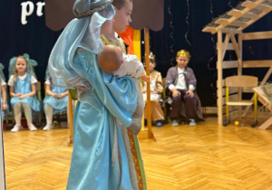 „Lulajże Jezuniu” - jasełka bożonarodzeniowe w grupa V