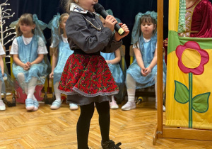 „Lulajże Jezuniu” - jasełka bożonarodzeniowe w grupa V