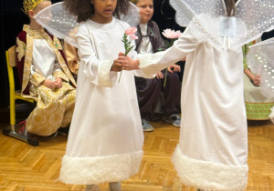 „Lulajże Jezuniu” - jasełka bożonarodzeniowe w grupa V