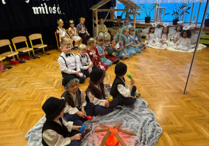 „Lulajże Jezuniu” - jasełka bożonarodzeniowe w grupa V