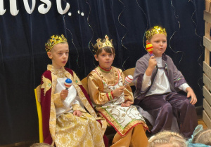 „Lulajże Jezuniu” - jasełka bożonarodzeniowe w grupa V