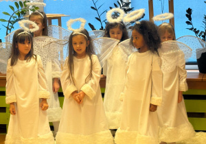 „Lulajże Jezuniu” - jasełka bożonarodzeniowe w grupa V