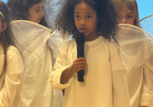 „Lulajże Jezuniu” - jasełka bożonarodzeniowe w grupa V