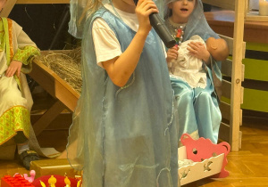 „Lulajże Jezuniu” - jasełka bożonarodzeniowe w grupa V