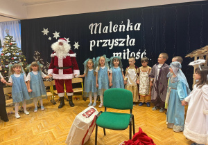 „Lulajże Jezuniu” - jasełka bożonarodzeniowe w grupa V