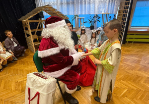 „Lulajże Jezuniu” - jasełka bożonarodzeniowe w grupa V