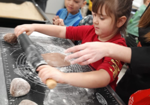 Warsztaty Pieczenia Pierników w Zespole Szkół im. Mikołaja Kopernika w Koninie - grupa V