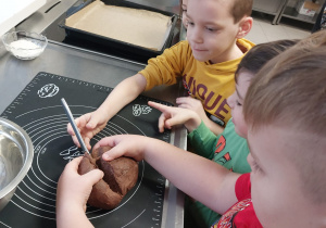 Warsztaty Pieczenia Pierników w Zespole Szkół im. Mikołaja Kopernika w Koninie - grupa V