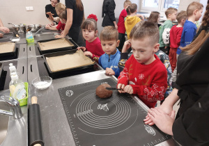 Warsztaty Pieczenia Pierników w Zespole Szkół im. Mikołaja Kopernika w Koninie - grupa V