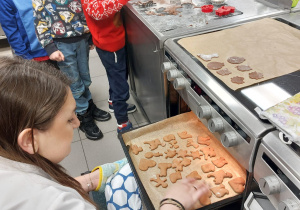 Warsztaty Pieczenia Pierników w Zespole Szkół im. Mikołaja Kopernika w Koninie - grupa V