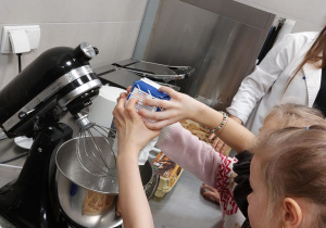 Warsztaty Pieczenia Pierników w Zespole Szkół im. Mikołaja Kopernika w Koninie - grupa V