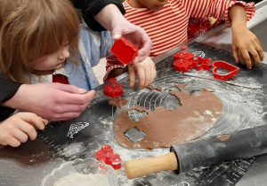 Warsztaty Pieczenia Pierników w Zespole Szkół im. Mikołaja Kopernika w Koninie - grupa V