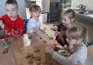 Warsztaty Pieczenia Pierników w Zespole Szkół im. Mikołaja Kopernika w Koninie - grupa V