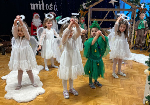 „Choinka w Aniołkowie”- spotkanie świąteczne w grupie II