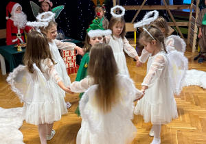 „Choinka w Aniołkowie”- spotkanie świąteczne w grupie II