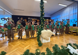 „Choinka w Aniołkowie”- spotkanie świąteczne w grupie II