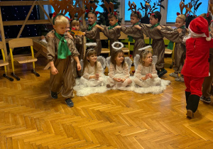 „Choinka w Aniołkowie”- spotkanie świąteczne w grupie II