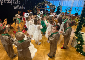 „Choinka w Aniołkowie”- spotkanie świąteczne w grupie II