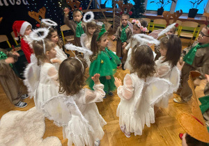 „Choinka w Aniołkowie”- spotkanie świąteczne w grupie II