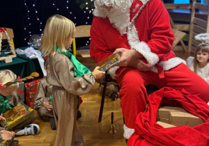 „Choinka w Aniołkowie”- spotkanie świąteczne w grupie II