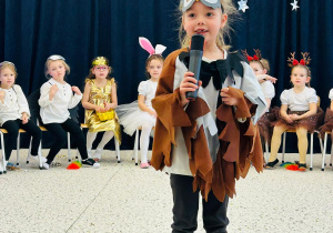 "Świąteczne zamieszanie" - uroczystość choinkowa w gr. XI