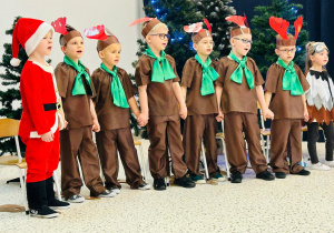 "Świąteczne zamieszanie" - uroczystość choinkowa w gr. XI