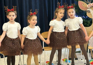 "Świąteczne zamieszanie" - uroczystość choinkowa w gr. XI