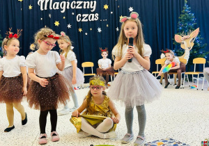 "Świąteczne zamieszanie" - uroczystość choinkowa w gr. XI