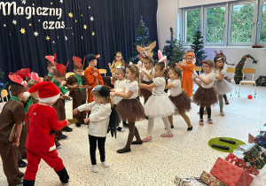 "Świąteczne zamieszanie" - uroczystość choinkowa w gr. XI