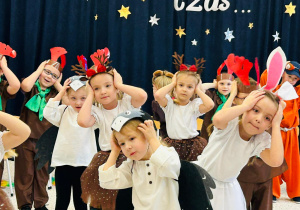 "Świąteczne zamieszanie" - uroczystość choinkowa w gr. XI