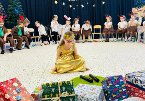 "Świąteczne zamieszanie" - uroczystość choinkowa w gr. XI