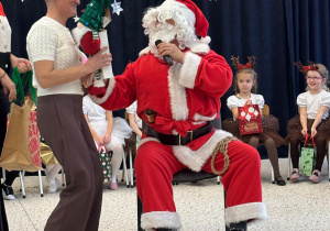 "Świąteczne zamieszanie" - uroczystość choinkowa w gr. XI