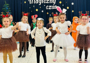 "Świąteczne zamieszanie" - uroczystość choinkowa w gr. XI