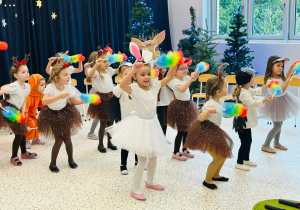 "Świąteczne zamieszanie" - uroczystość choinkowa w gr. XI